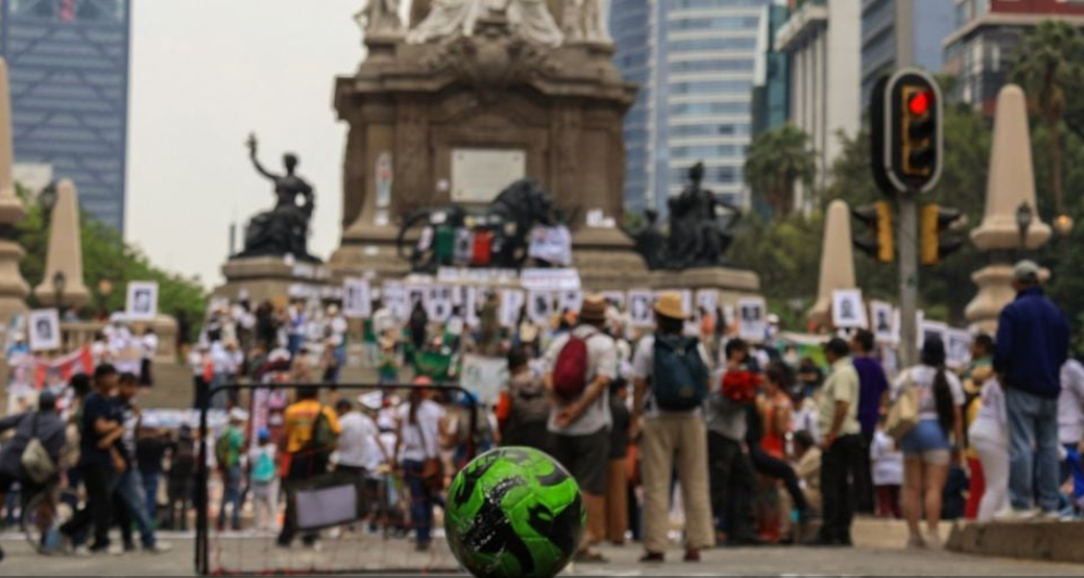 Madres buscadoras protestan rumbo al Mundial y denuncian crisis de desapariciones en México