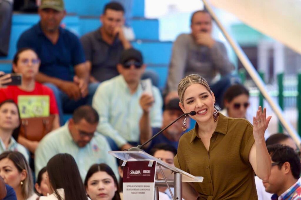 Certeza jurídica a 1,197 familias de Mazatlán y Concordia: Estrella Palacios