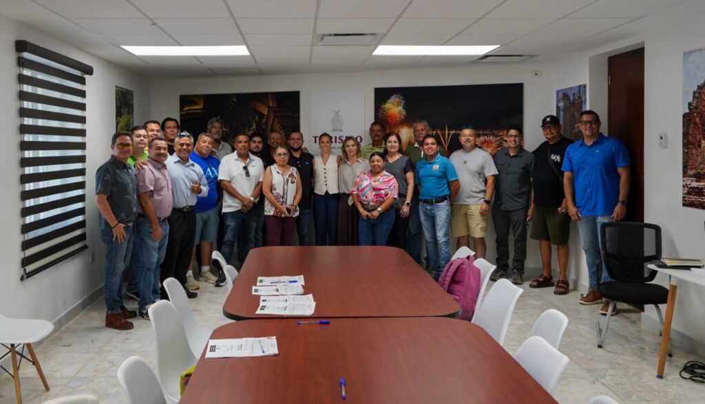 Entrega Sectur credenciales de Guías de Turistas Certificados en Mazatlán