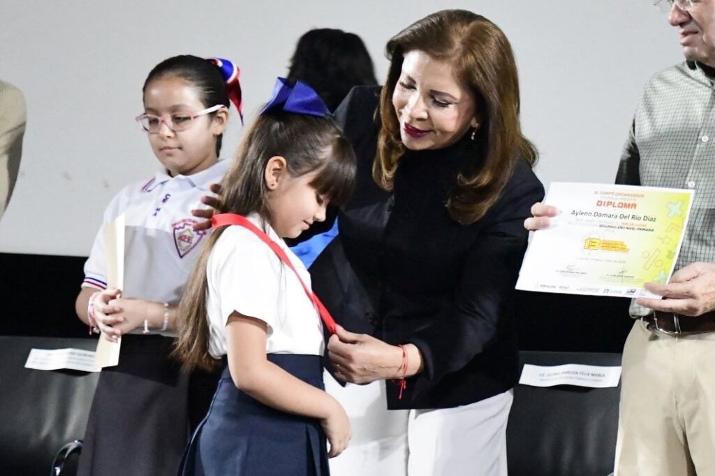 ¡Hoy brilló el talento matemático de Sinaloa! La SEPyC reconoció a niñas y niños ganadores de la Olimpiada Estatal y Nacional