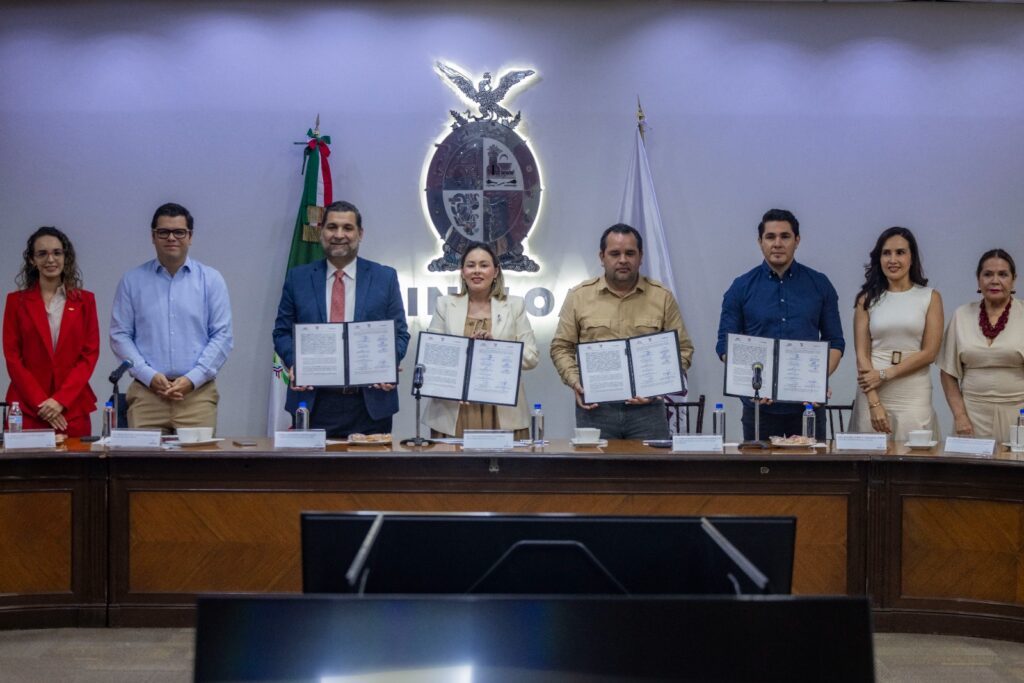 Gobernadora Yeraldine signa convenio con la CMIC nacional