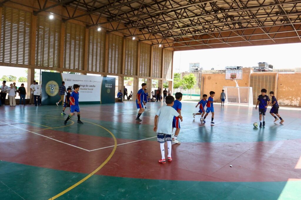 Gobierno de México entrega canchas rehabilitadas del Mundial Social en Mazatlán
