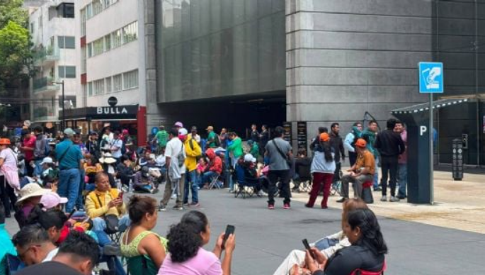 CNTE intensifica protestas y toma instalaciones de las Afore en la Ciudad de México