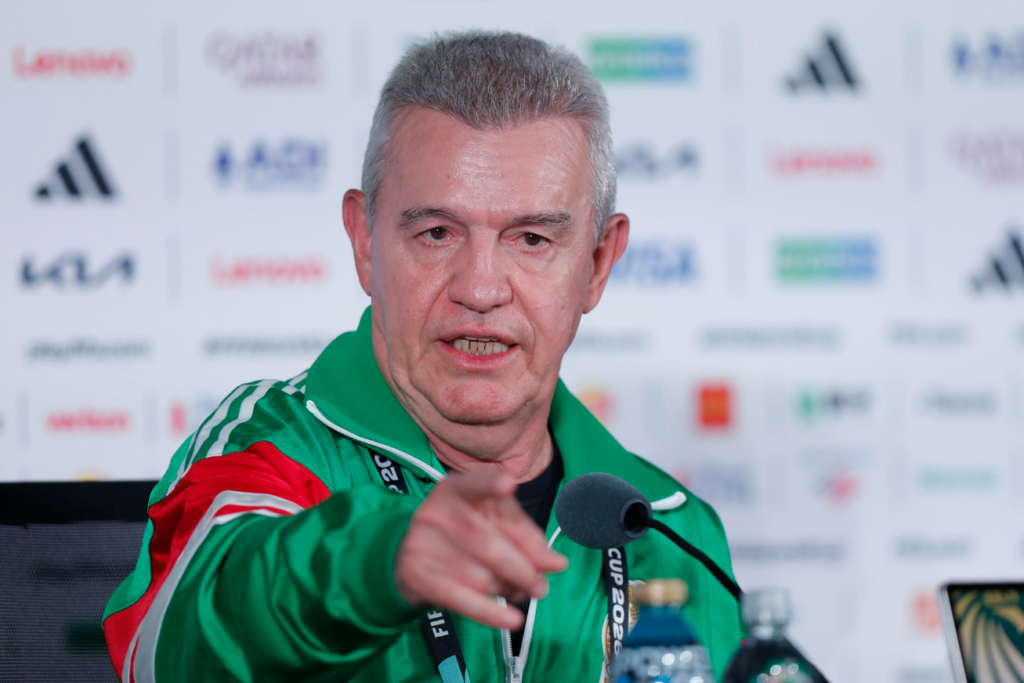 Aguirre asegura que México no tiene exceso de confianza y habla sobre la posible titularidad de Ochoa
