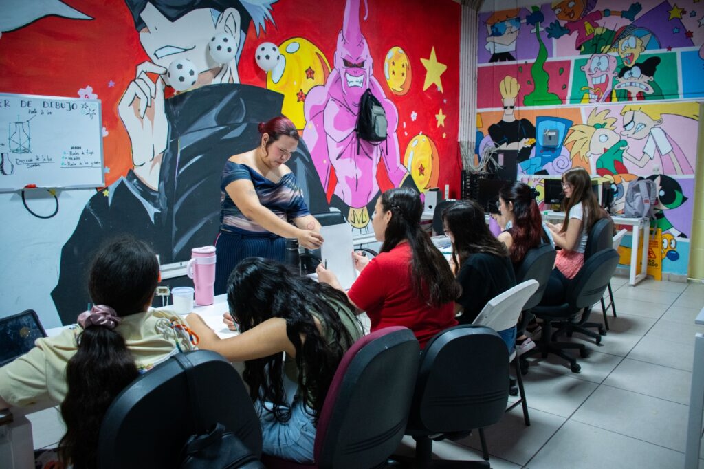 Imparten taller gratuito de dibujo para jóvenes en el IMJU