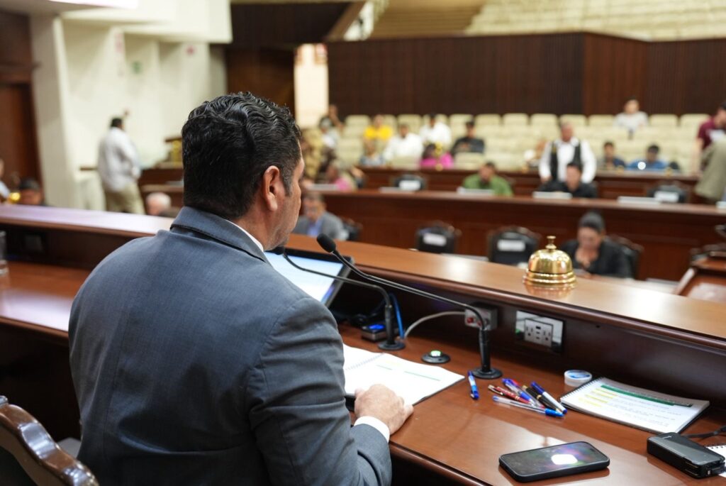 Dan lectura a tres nuevas iniciativas en Sesión Ordinaria del Congreso del Estado