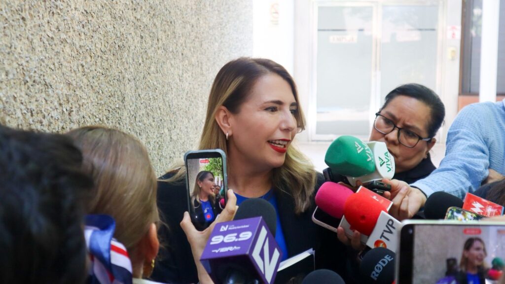 Roxana Rubio llama a borrar bardas a su favor, respalda licencia de maternidad de la gobernadora y critica cambios en el gabinete estatal