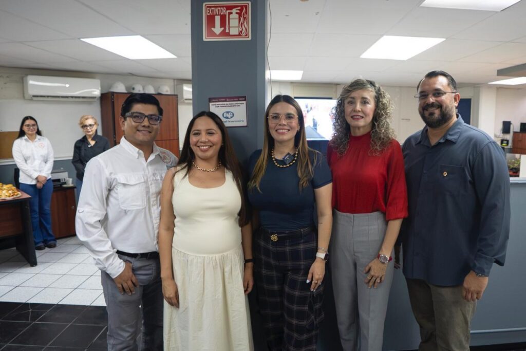 Ana Miriam Ramos entrega el Distintivo Impulso NAFIN a la empresa Jofire