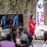 Caliope Frikas comparte su historia del viaje a la espiritualidadLa autora presentó su obra El maestro te habla, te grita y no lo escuchas ante aliadas del programa Mujeres de Paz.