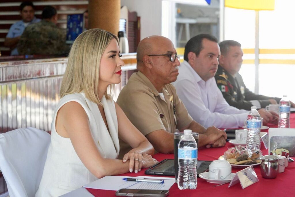 Estrella Palacios participa en Mesa de Seguridad y Construcción de Paz