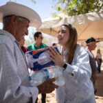AQUATÓN y DIF Bienestar Culiacán entregan 5 mil litros de agua en comunidades de Imala