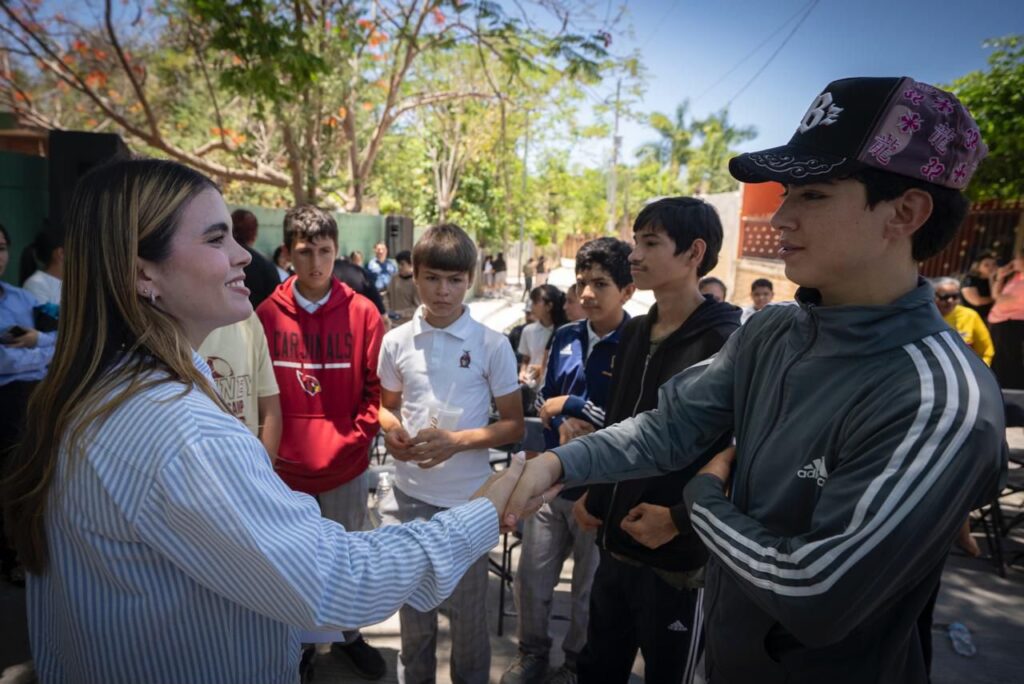 Ana Miriam Ramos inaugura la calle 365 de la cabecera de la sindicatura de Imala