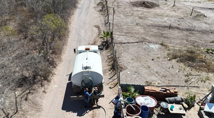 Pese a las lluvias, aumenta a 30 las comunidades atendidas por estiaje en Culiacán