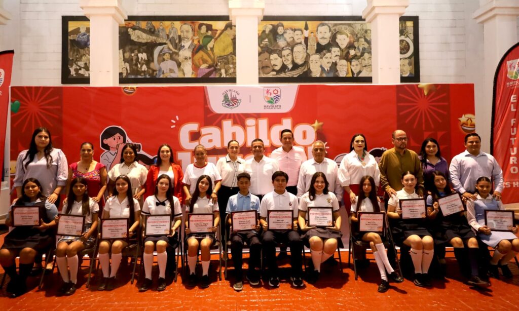 Reconoce Alcalde de Navolato a participantes del Cabildo Juvenil 2026 y entrega estímulos económicos y reconocimiento por su valiosa participación