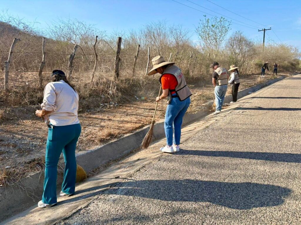 Gobierno de Mazatlán impulsa acciones para el cuidado del entorno en Potrero de Carrasco