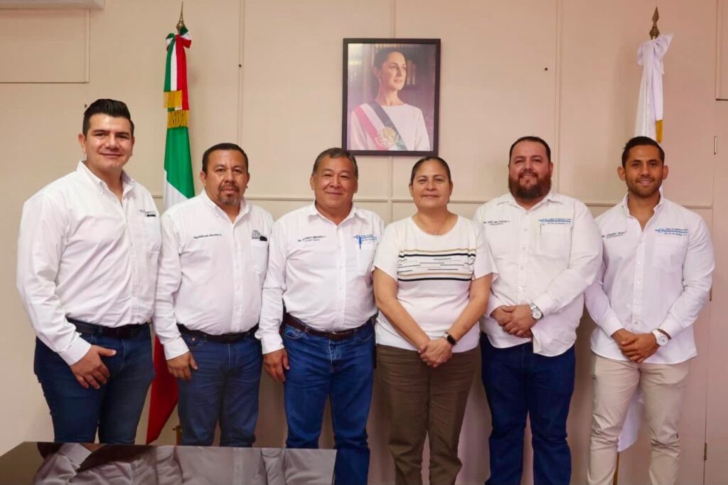 Minerva Osuna se reúne con el Colegio de Ingenieros Civiles del Sur de Sinaloa