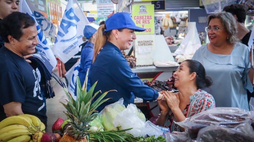 Roxana Rubio escucha a comerciantes de Navolato y refrenda su compromiso con la economía local