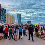 Familias disfrutan del bazar “Sabe a Mazatlán” en el Parque Central