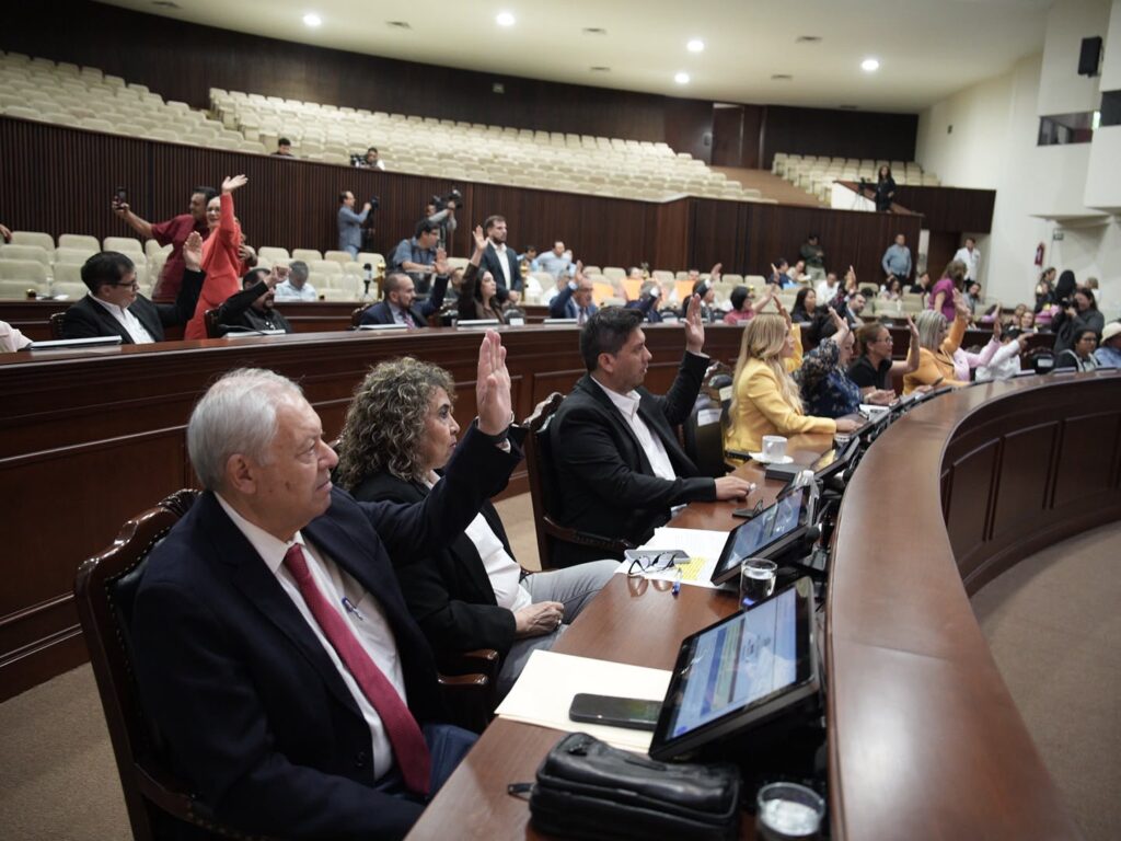 Congreso reforma Constitución local para evitar nepotismo electoral
