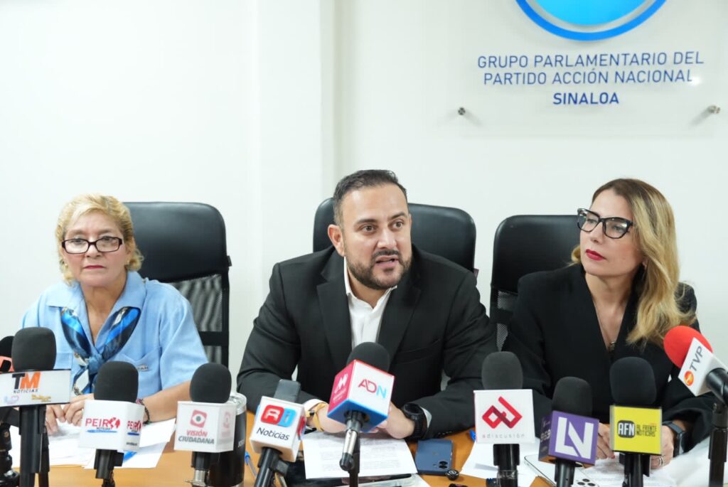 Aprueba Congreso reforma impulsada por el PAN para regular el uso de celulares en las escuelas