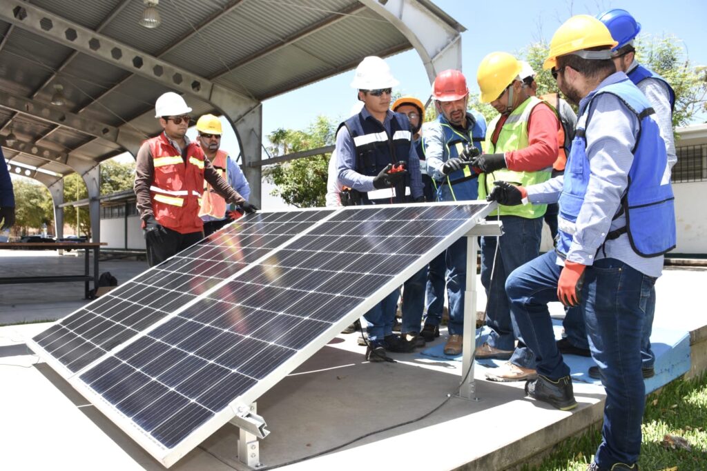 ICATSIN fortalece su oferta educativa con capacitación en energías renovables, movilidad eléctrica e inteligencia artificial