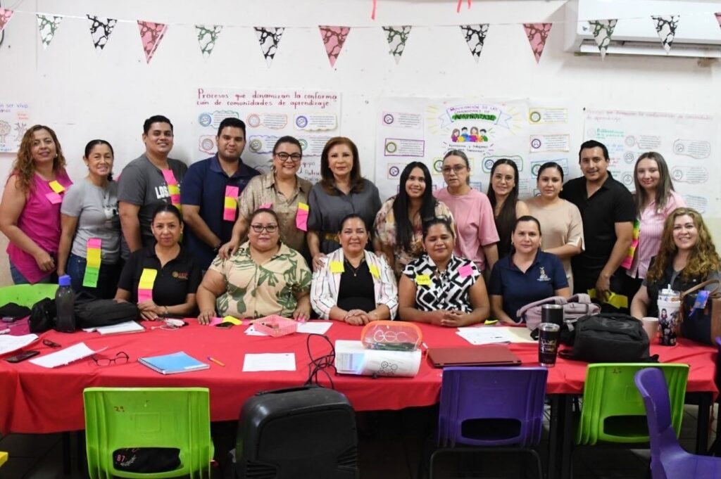 El Ciclo Escolar 2025-2026 concluyó con Talleres Intensivos para las y los docentes sinaloenses