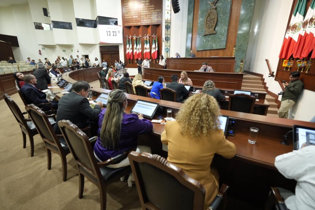 Dan lectura a cinco nuevas iniciativas de ley en Congreso de Sinaloa