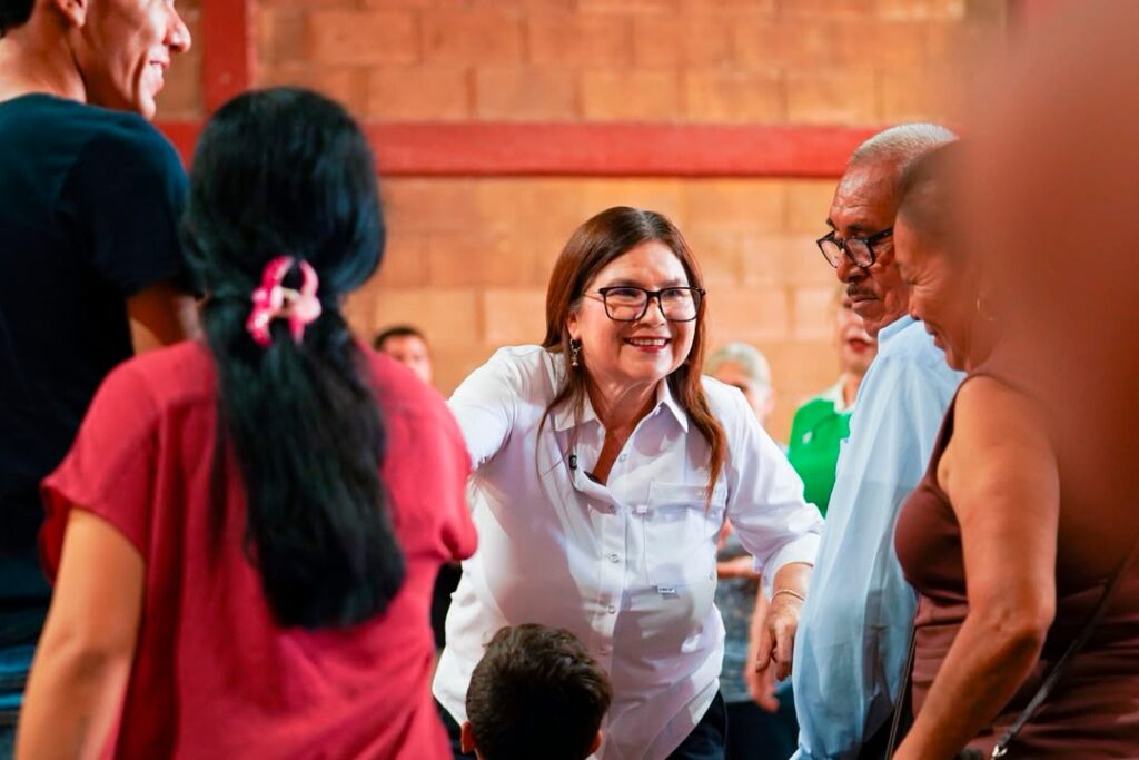 Imelda Castro llama desde Choix a respaldarla en las encuestas internas de Morena