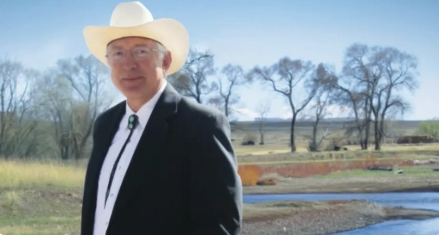 Ken Salazar descarta haber conocido información que vinculara a Rocha Moya con financiamiento del narcotráfico