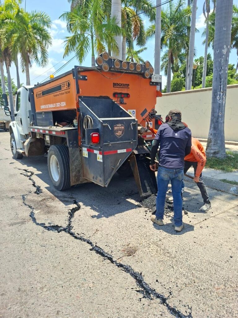 Más de 2 mil m2 cuadrados de colocación de asfalto en zonas urbana y rural con el convenio Ayuntamiento –COMUN