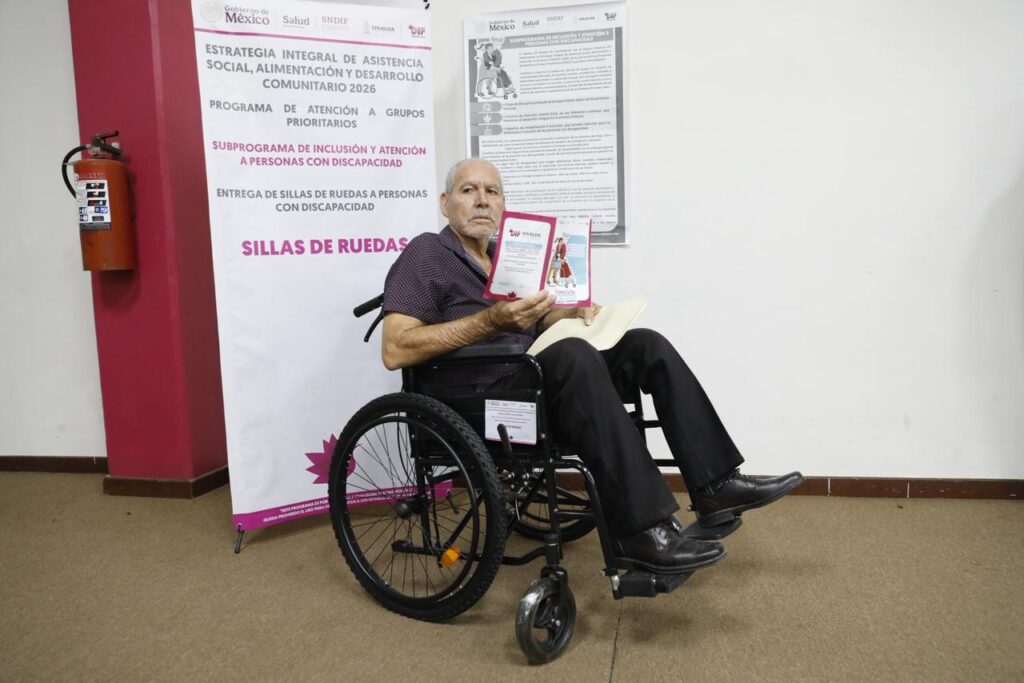 Entrega de sillas de ruedas CREE Sistema DIF Sinaloa