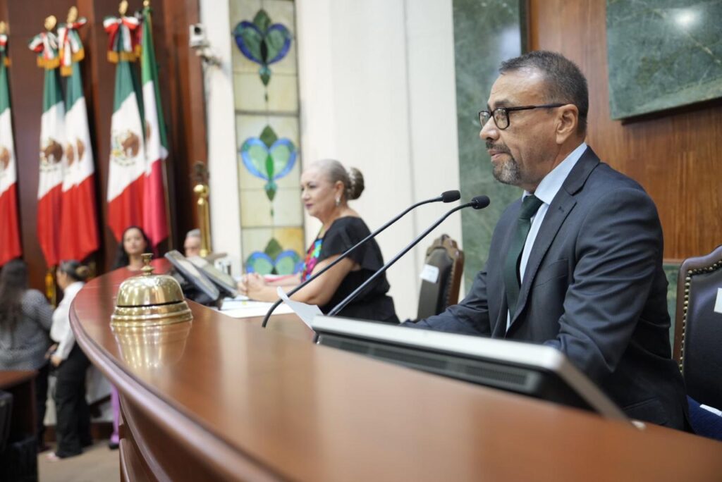 Elige Congreso del Estado al diputado Juan Diego Aranzubia Iturrios como presidente de la Mesa Directiva