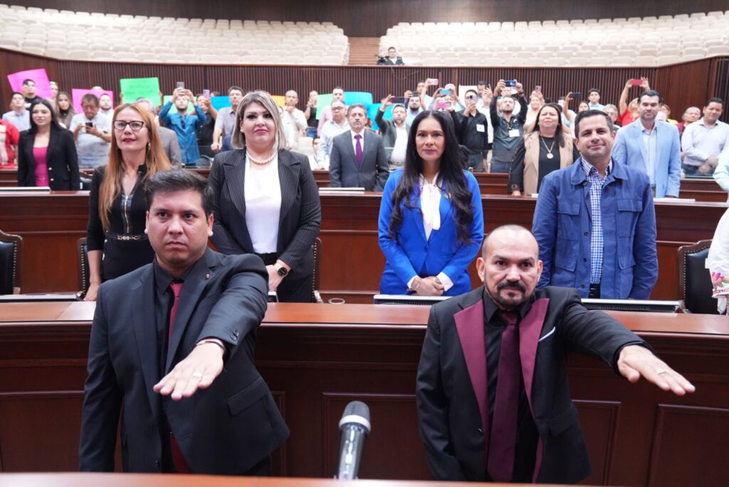 Rinden protesta Jesús Askanio Salomón Sainz y Gregorio Bojórquez Estrada como diputados suplentes de la 65 Legislatura