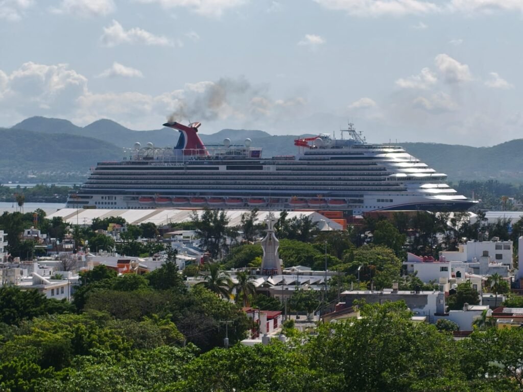 Recibe Mazatlán a más de 4,700 cruceristas este miércoles