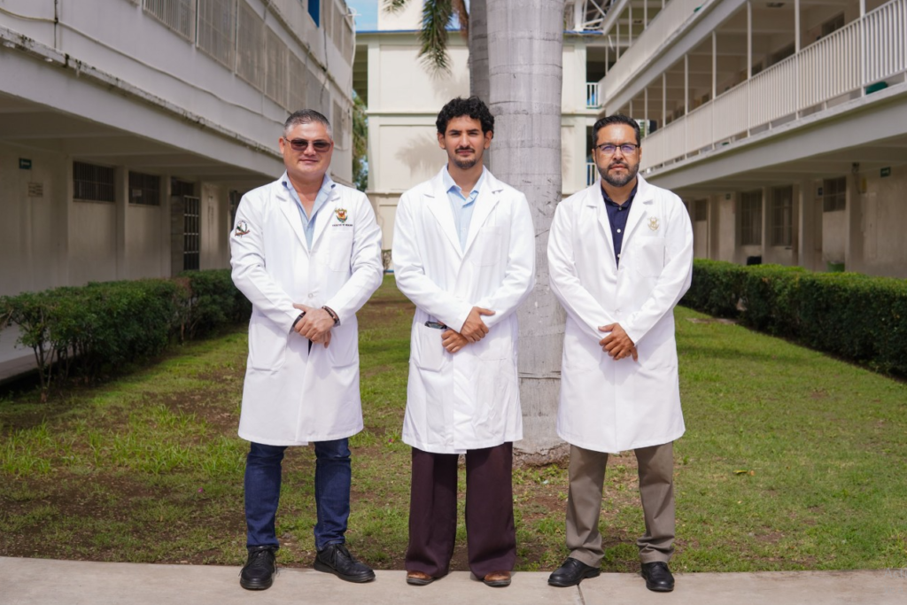 Diego Yahir, egresado de la Facultad de Medicina de la UAS, presenta en Europa innovadora “biopsia virtual” contra el cáncer de mama metastásico