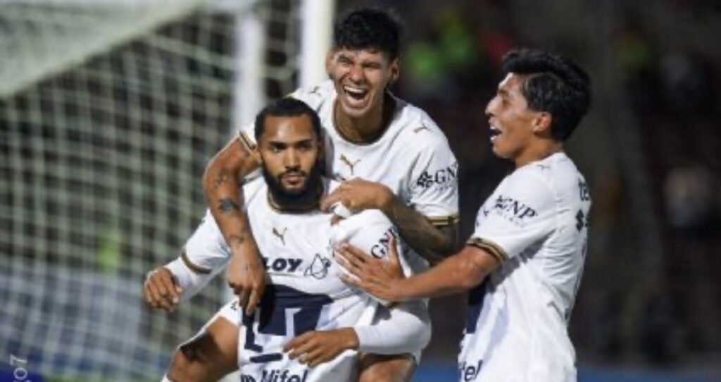 Pumas exhibe su poder ofensivo y aplasta a FC Juárez con triplete de Juninho