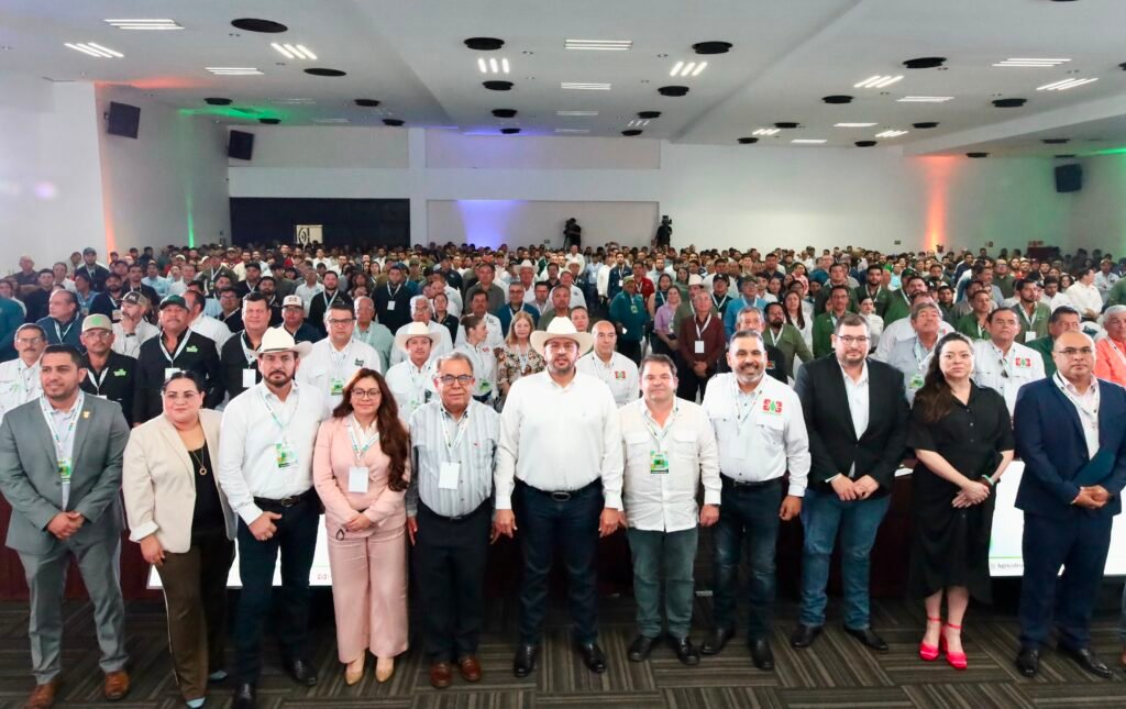 Con una convocatoria a priorizar la seguridad alimentaria y la salud pública, Ismael Bello Esquivel inaugura la segunda Convención Internacional CONISIAPA 2026