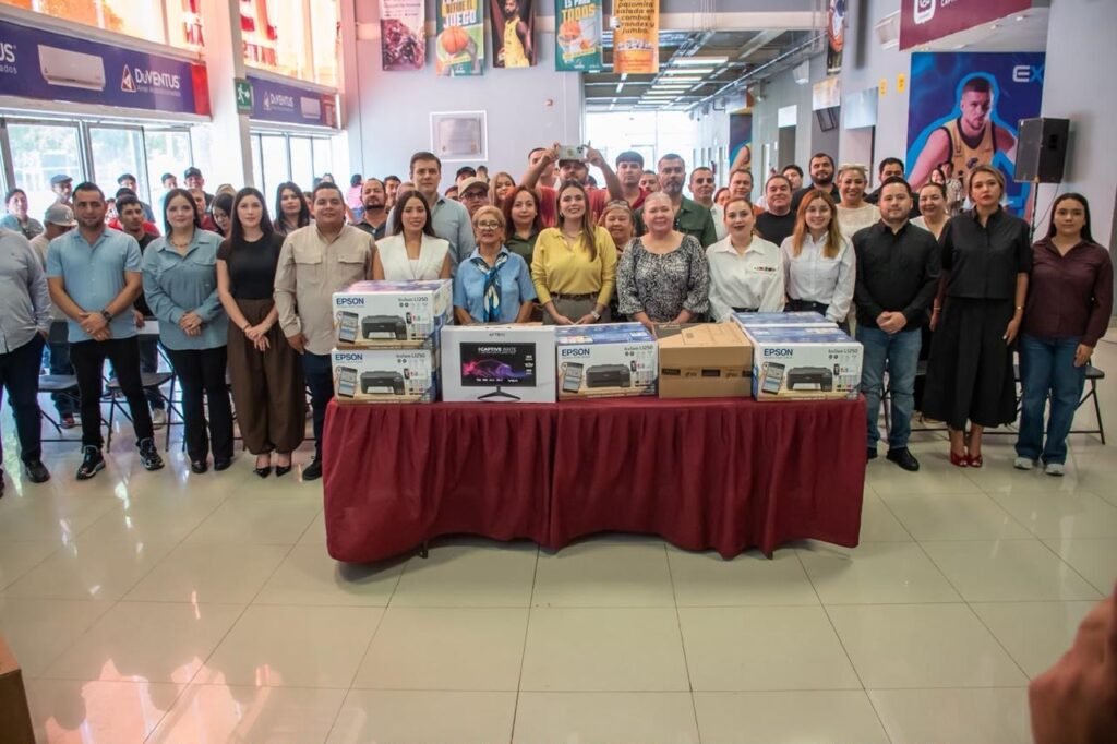 Ana Miriam Ramos entrega equipamiento a Centros de Rehabilitación