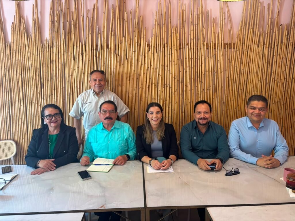 Acuerdan ADECEM y SeMujeres de Culiacán trabajar en capacitación en mejor trato a mujeres