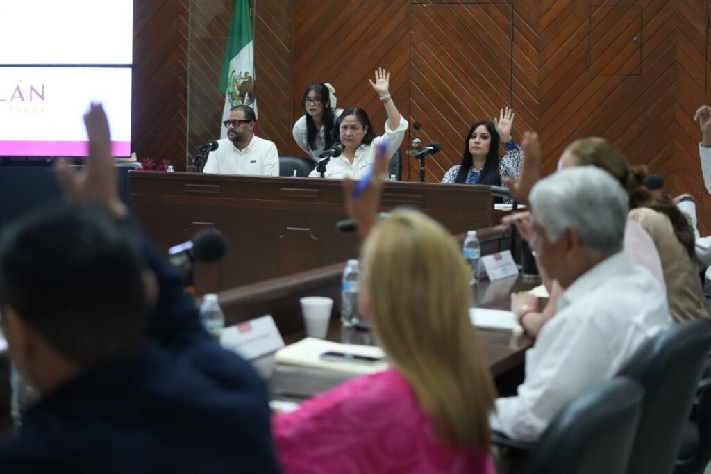 Cabildo de Mazatlán aprueba acuerdos en beneficio de la ciudadanía y trabajadores del Ayuntamiento
