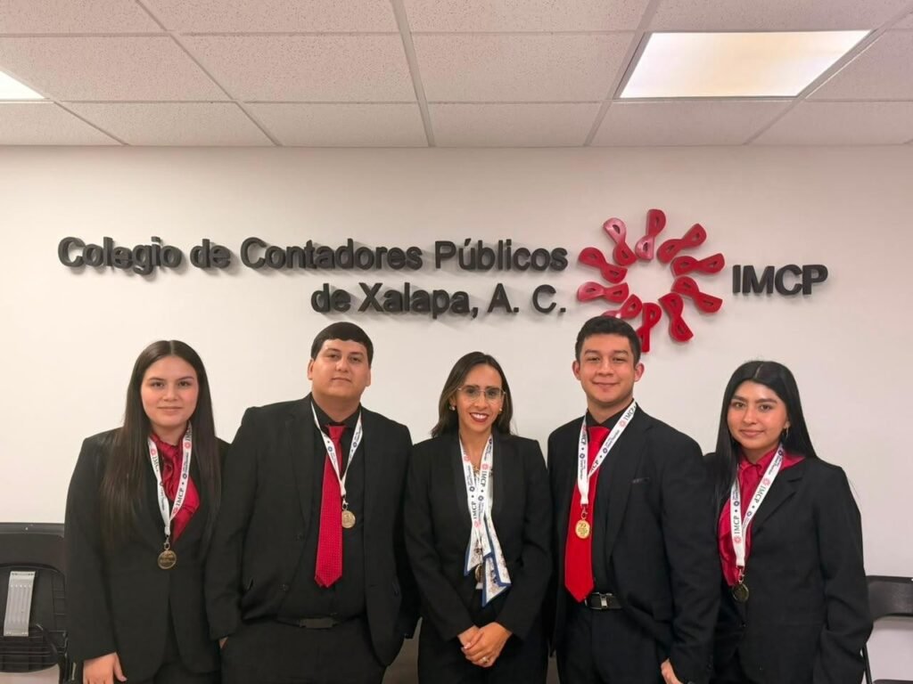 Estudiantes de la Facultad de Contaduría y Administración de la UAS conquistan el primer lugar en el X Maratón Nacional de Ética del IMCP, en Xalapa