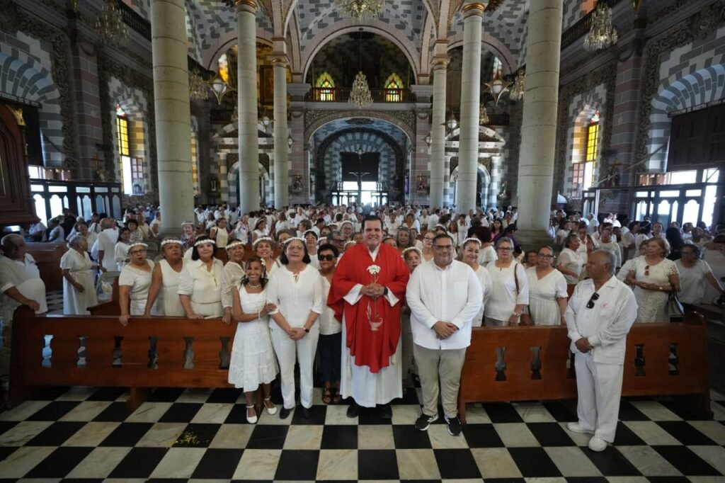 Gobierno Municipal y DIF Mazatlán celebran con misa de acción de gracias el Día de las y los Abuelos 2026