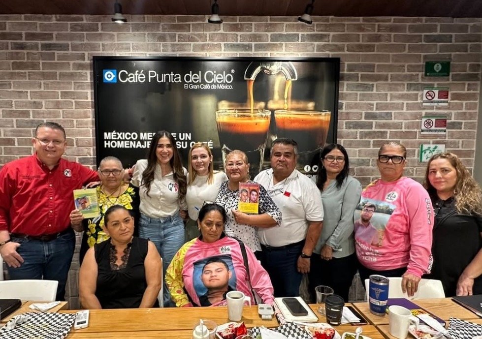 Paloma Sánchez y Noé Heredia se reúnen con madres buscadoras de Culiacán
