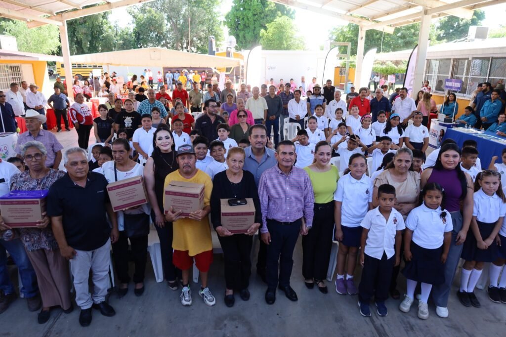 Lleva Ayuntamiento de Navolato y DIF brigada y apoyos sociales, además de mejoras en alumbrado y reparación de calles, a Lo de Sauceda