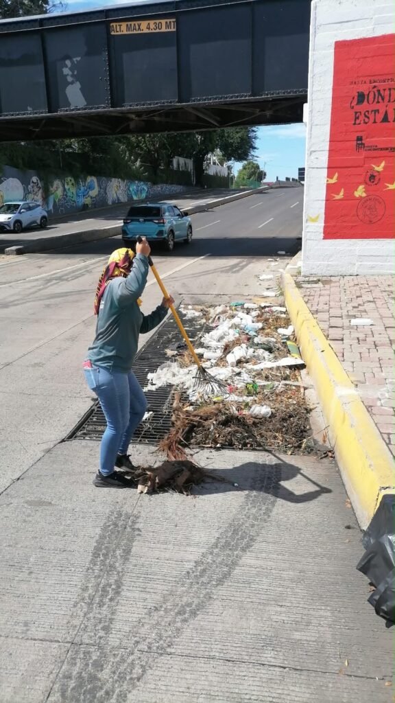 Inspeccionan 800 rejillas y retiran más de 1.5 toneladas de basura tras las lluvias en Culiacán