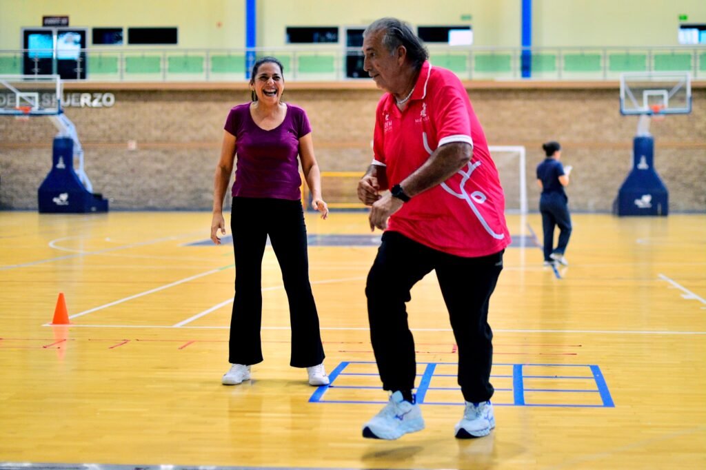 ACTUALIZAN CONOCIMIENTOS DE ENTRENADORES SINALOENSES CON CURSO DE VOLEIBOL DE PLAYA IMPARTIDA POR SALVADOR GONZÁLEZ ARREOLA