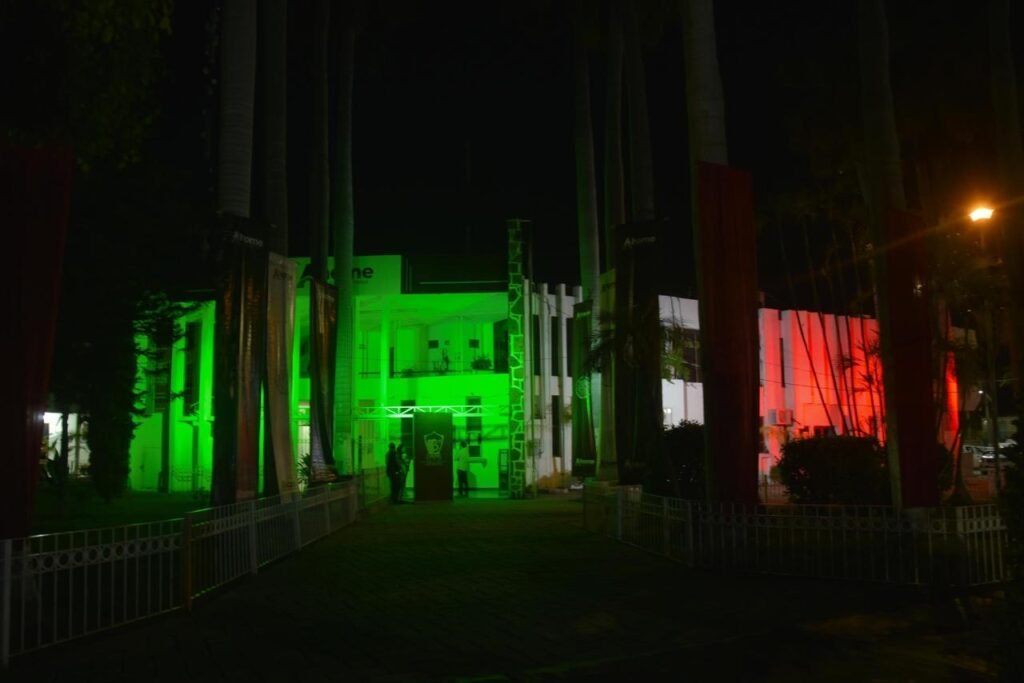 Se encienden luces patrias en Palacio Municipal por el 216 Aniversario de la Independencia de México