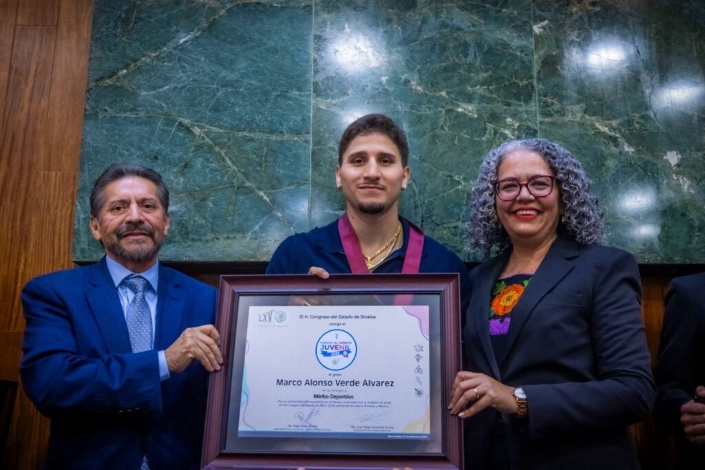 MARCO VERDE RECIBE EL PREMIO AL MÉRITO DEPORTIVO JUVENIL Y DESTACA EL RESPALDO DE SINALOA