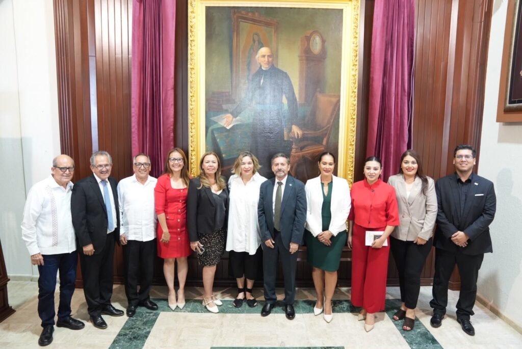 Reinstalan histórica pintura de Miguel Hidalgo en el vestíbulo del Salón de Sesiones del Congreso de Sinaloa