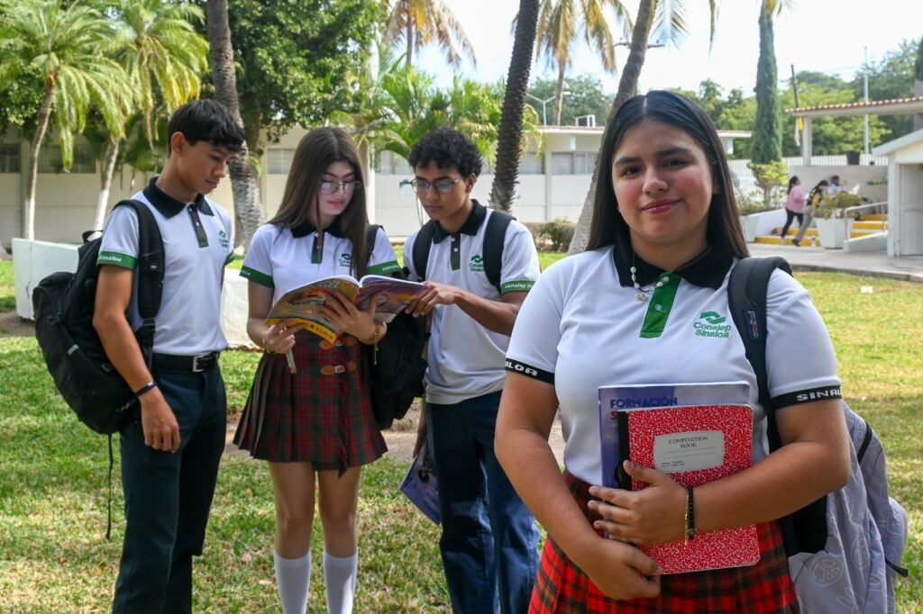 CONALEP Sinaloa fortalece sus planteles con equipamiento y tecnología a través del programa “La Escuela es Nuestra”